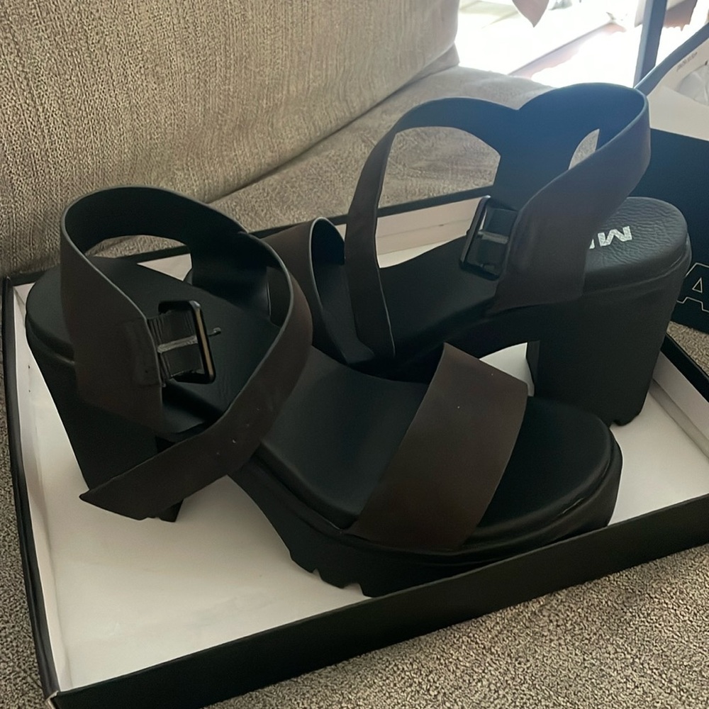 Black Mia Platform Heels